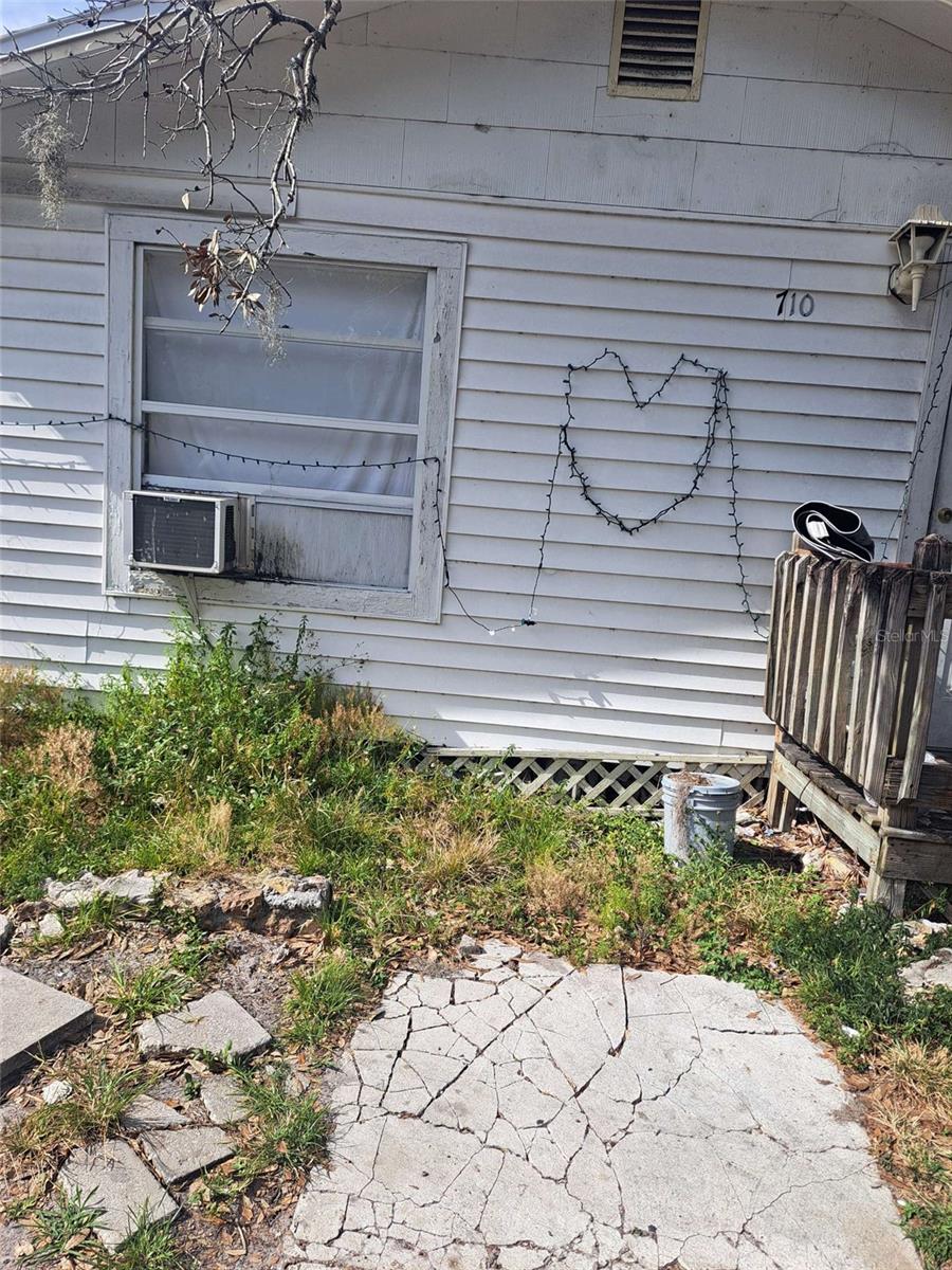 Image 15 of 28 For 710 25th Avenue W