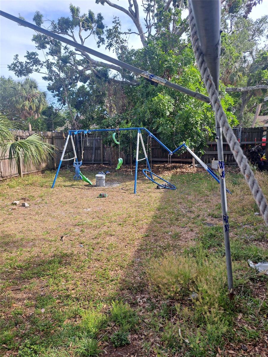 Image 5 of 28 For 710 25th Avenue W
