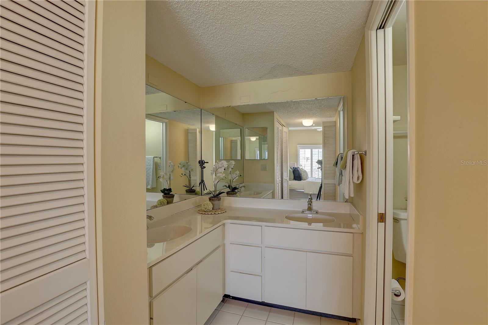 Image 16 of 45 For 5039 Kestral Park Drive 67