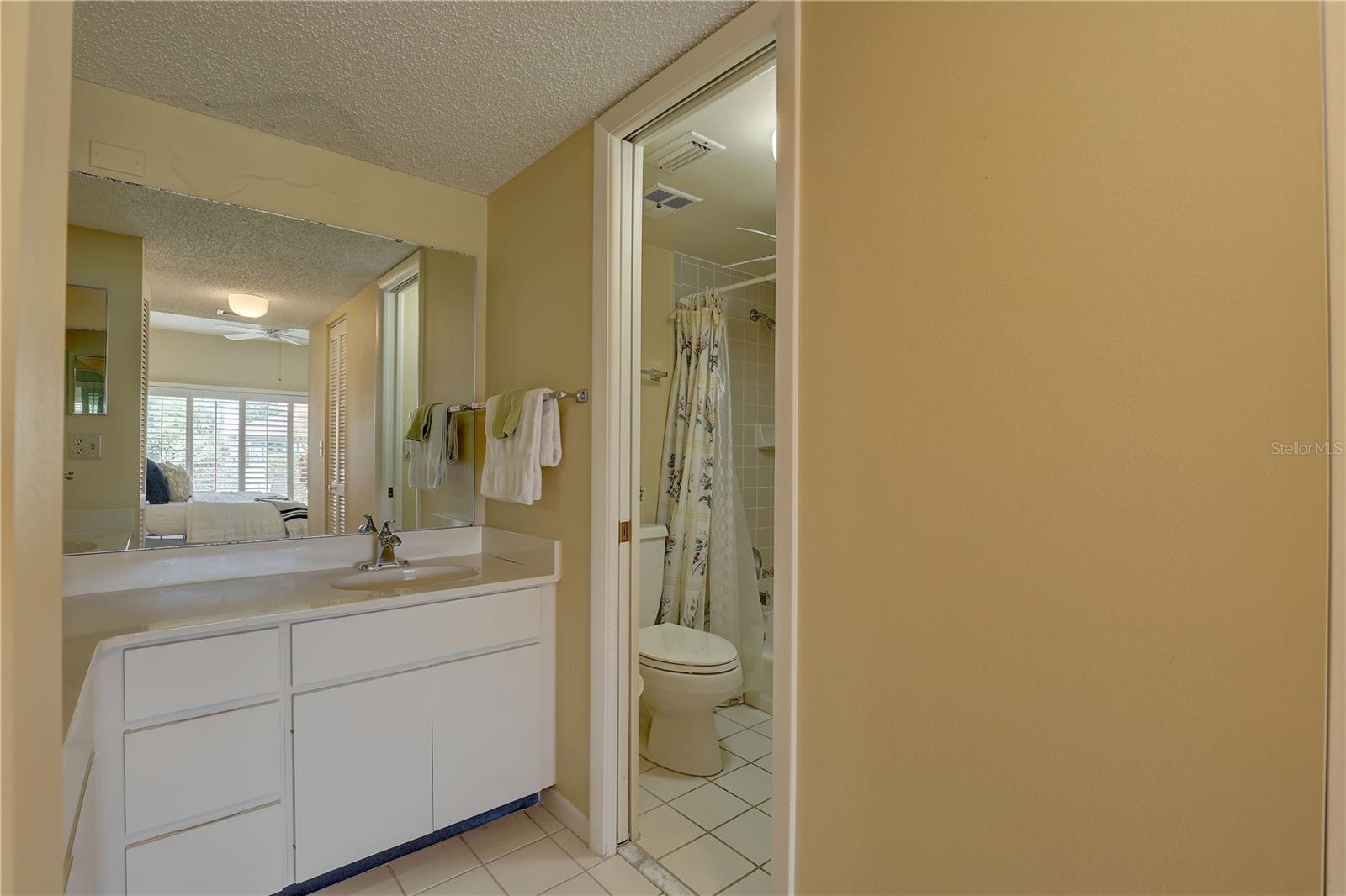 Image 18 of 45 For 5039 Kestral Park Drive 67
