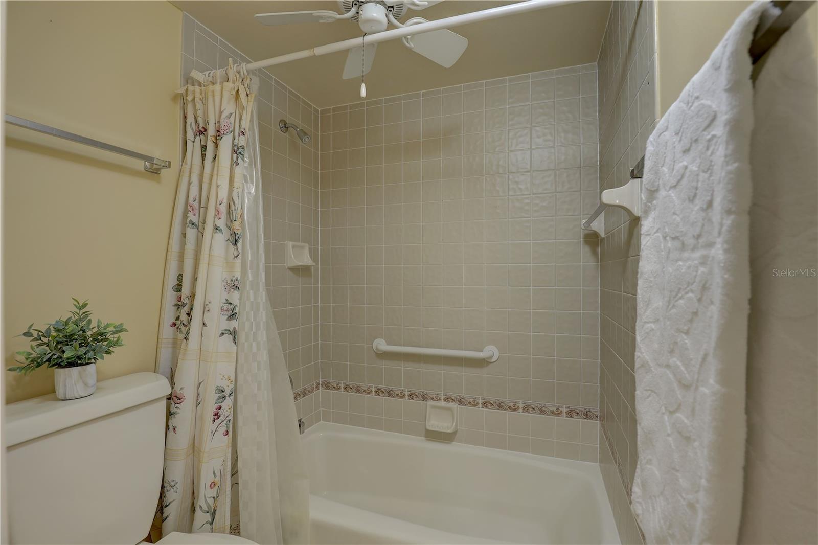 Image 19 of 45 For 5039 Kestral Park Drive 67