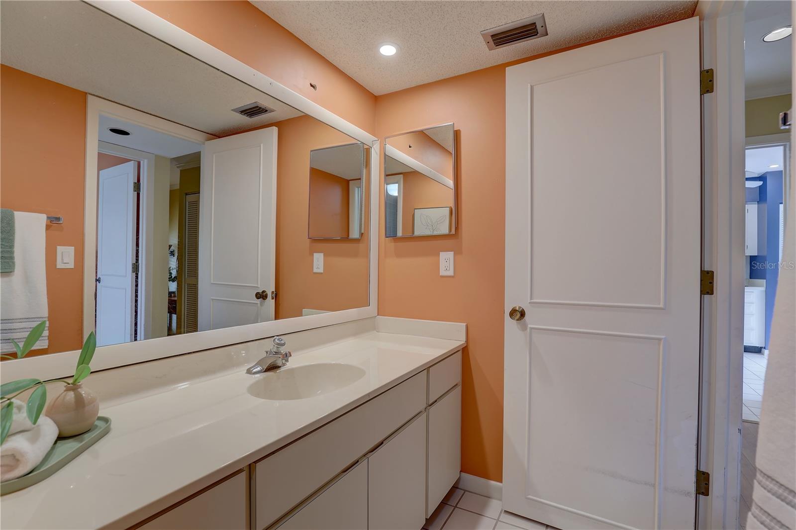 Image 28 of 45 For 5039 Kestral Park Drive 67