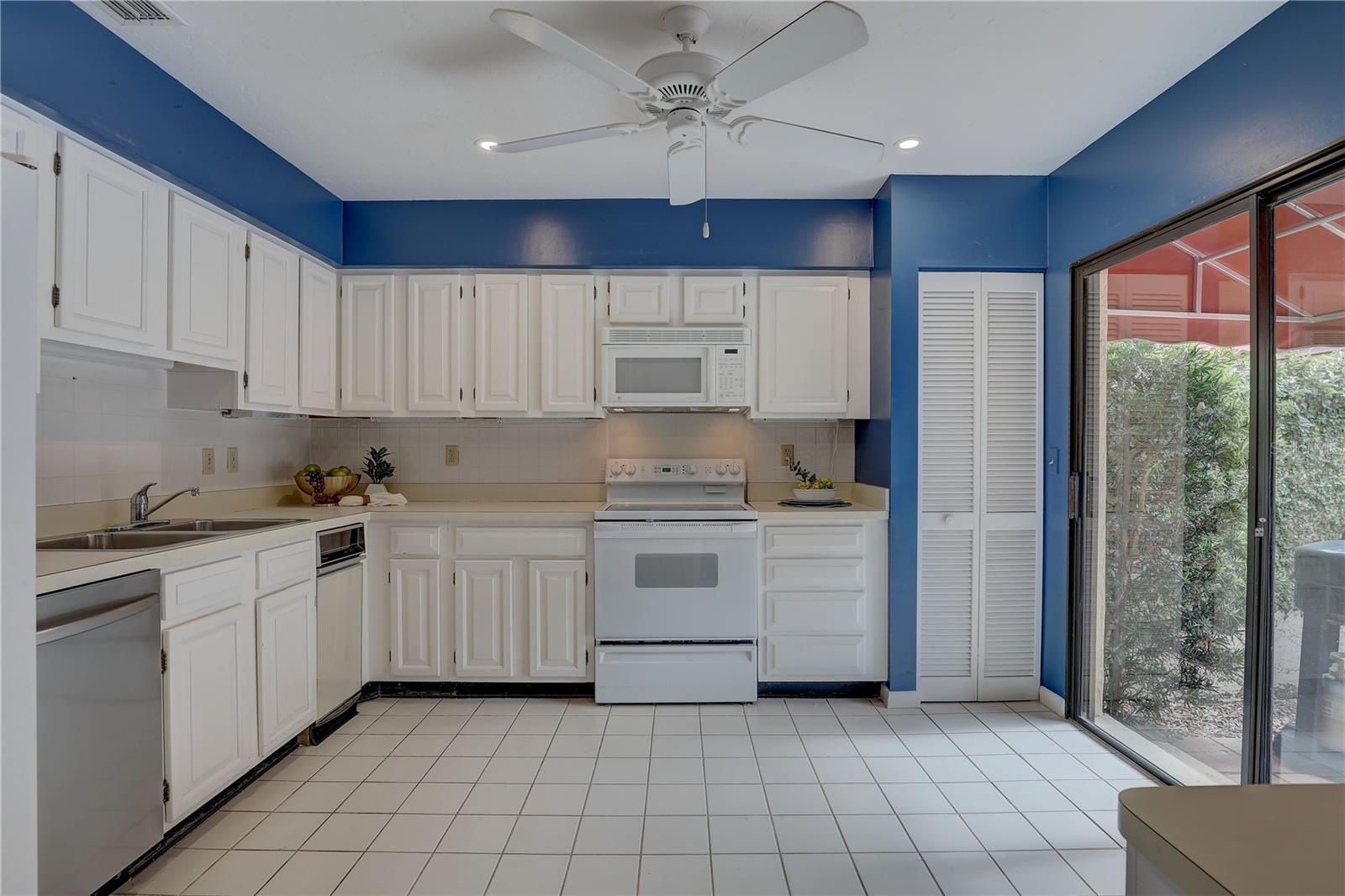 Image 3 of 45 For 5039 Kestral Park Drive 67