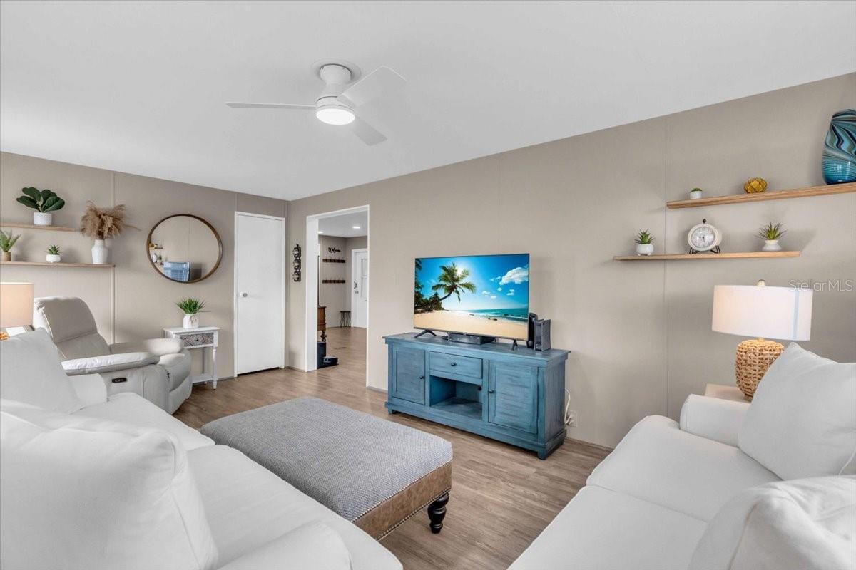 Image 7 of 29 For 5316 53rd Avenue E M7