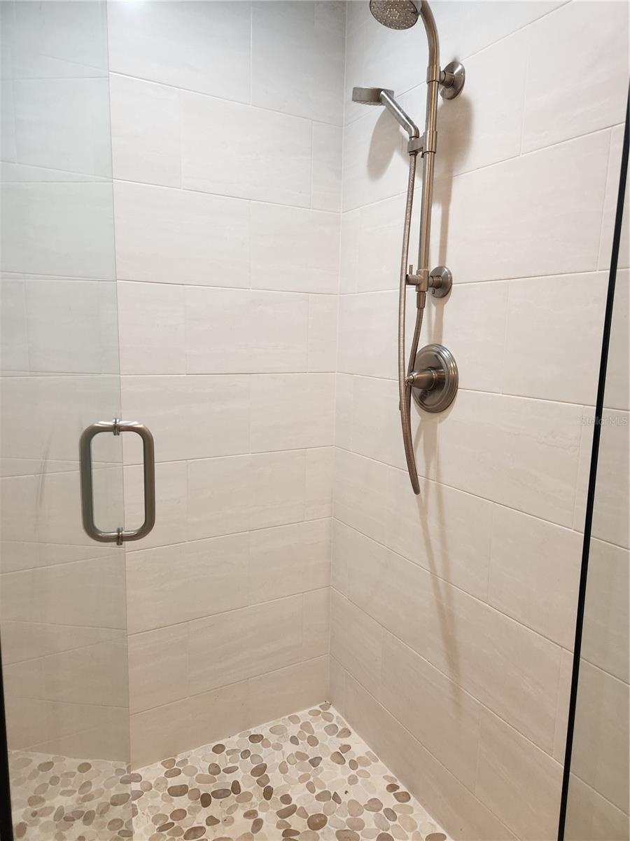 Image 15 of 24 For 6503 Stone River Rd  302