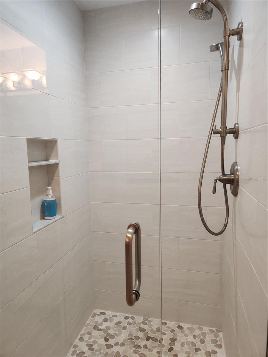 Image 16 of 24 For 6503 Stone River Rd  302