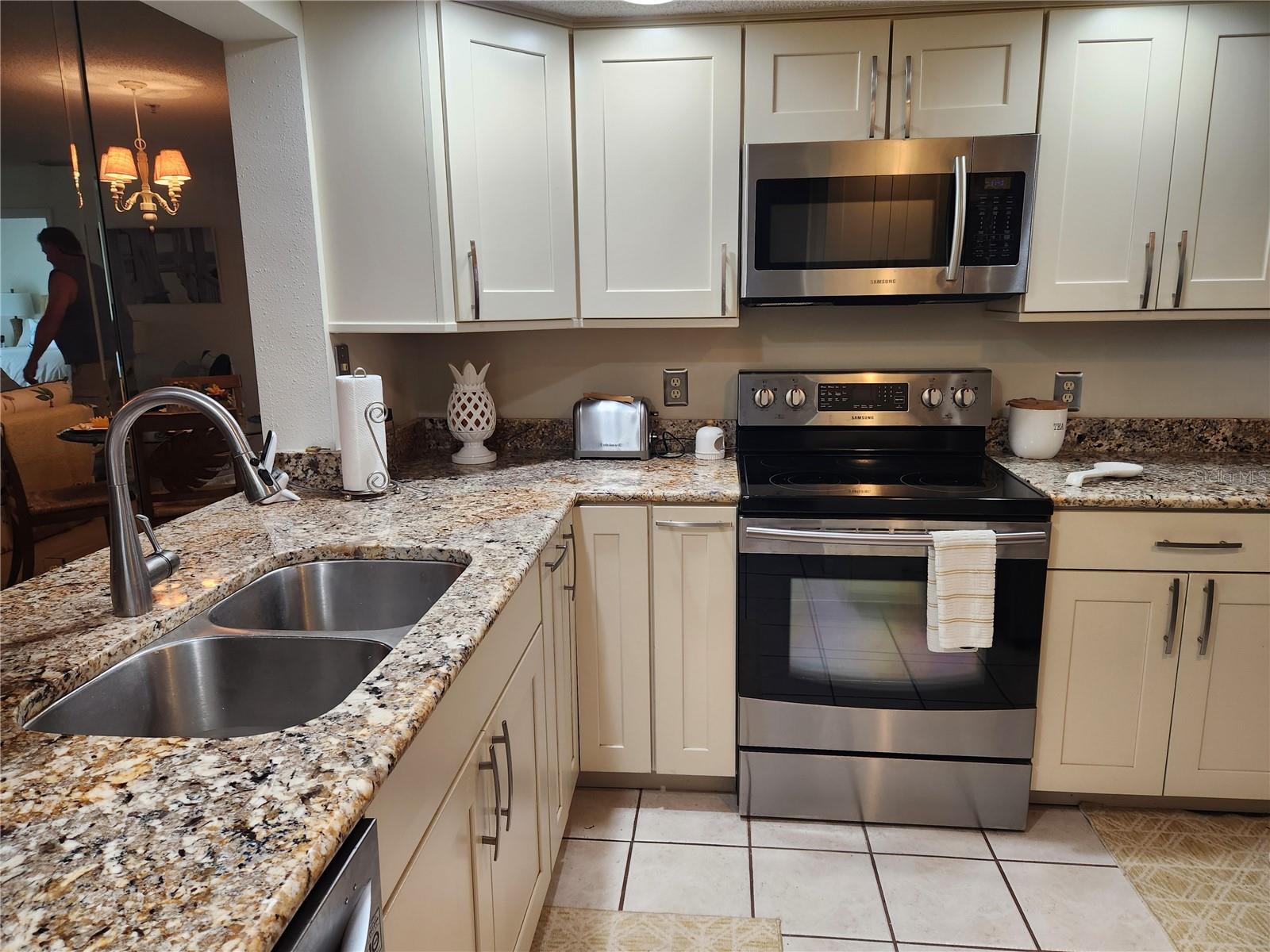 Image 8 of 24 For 6503 Stone River Rd  302