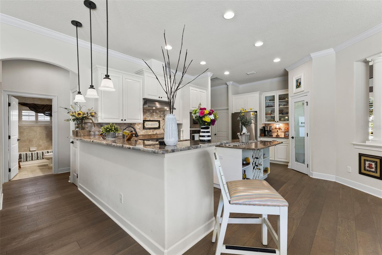 Listing photo id 10 for 2152 Majestic Oaks Boulevard