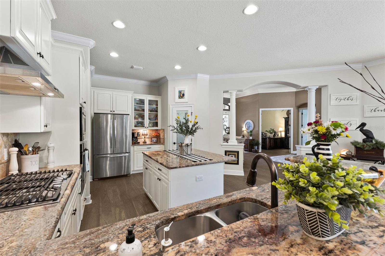 Listing photo id 11 for 2152 Majestic Oaks Boulevard