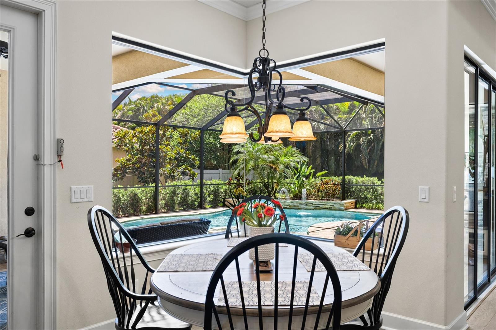 Listing photo id 13 for 2152 Majestic Oaks Boulevard