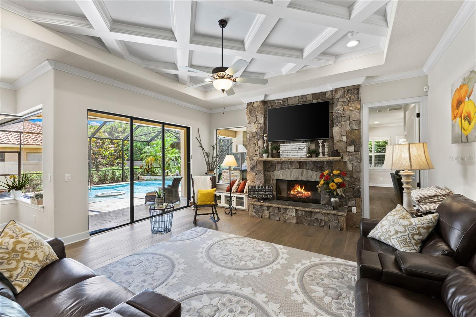 Listing photo id 14 for 2152 Majestic Oaks Boulevard