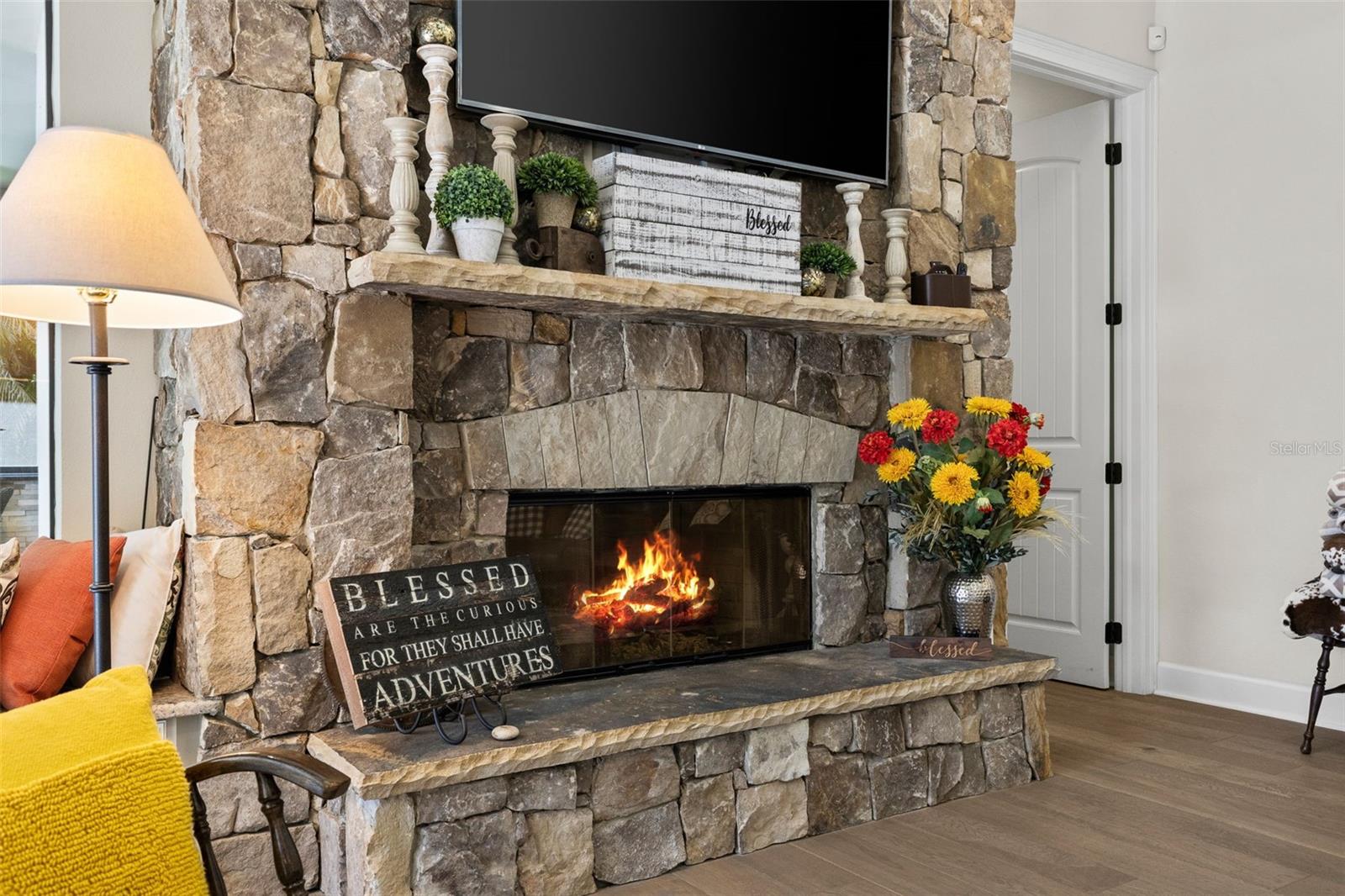 Listing photo id 16 for 2152 Majestic Oaks Boulevard