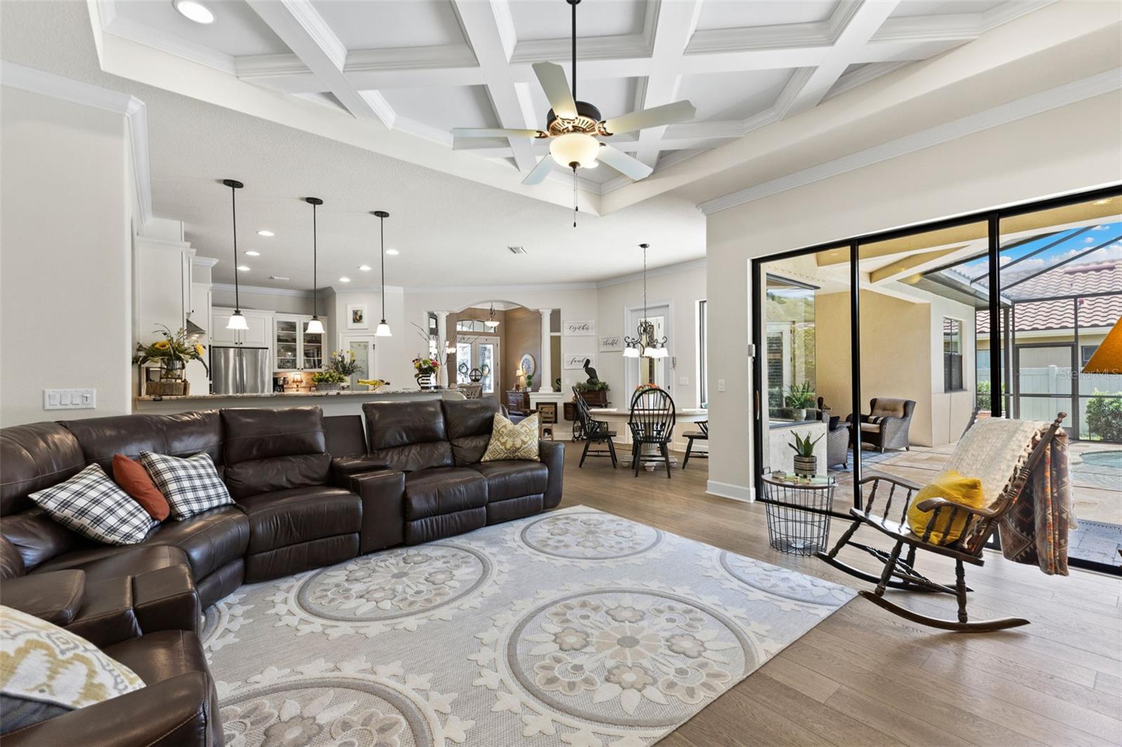 Listing photo id 17 for 2152 Majestic Oaks Boulevard