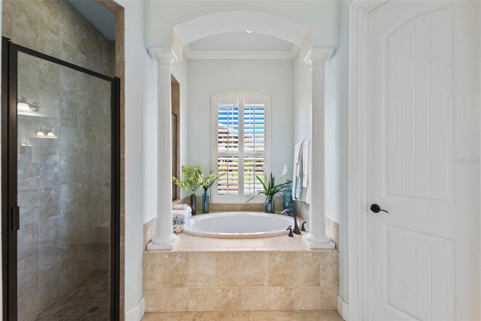 Listing photo id 21 for 2152 Majestic Oaks Boulevard