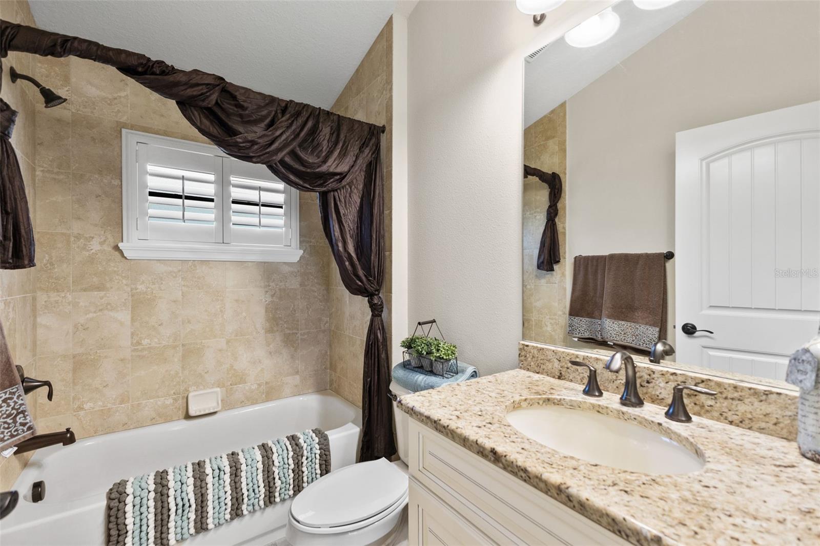 Listing photo id 25 for 2152 Majestic Oaks Boulevard