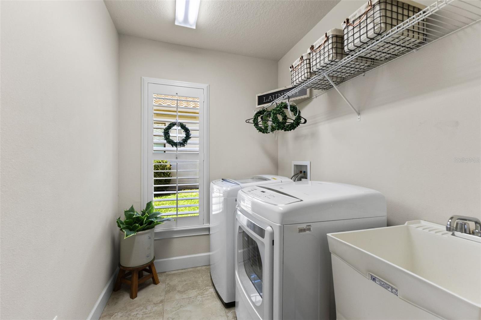Listing photo id 32 for 2152 Majestic Oaks Boulevard