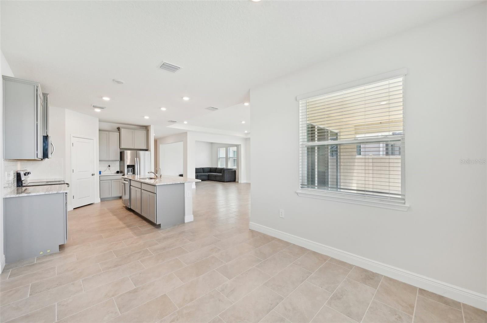 Image 12 of 52 For 17536 Cantarina Cove