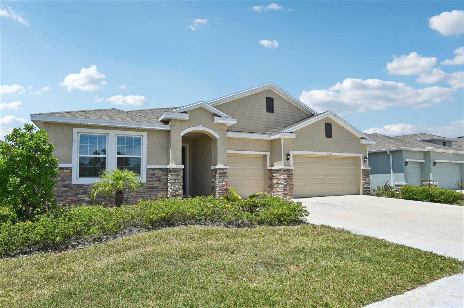 Image 4 of 52 For 17536 Cantarina Cove