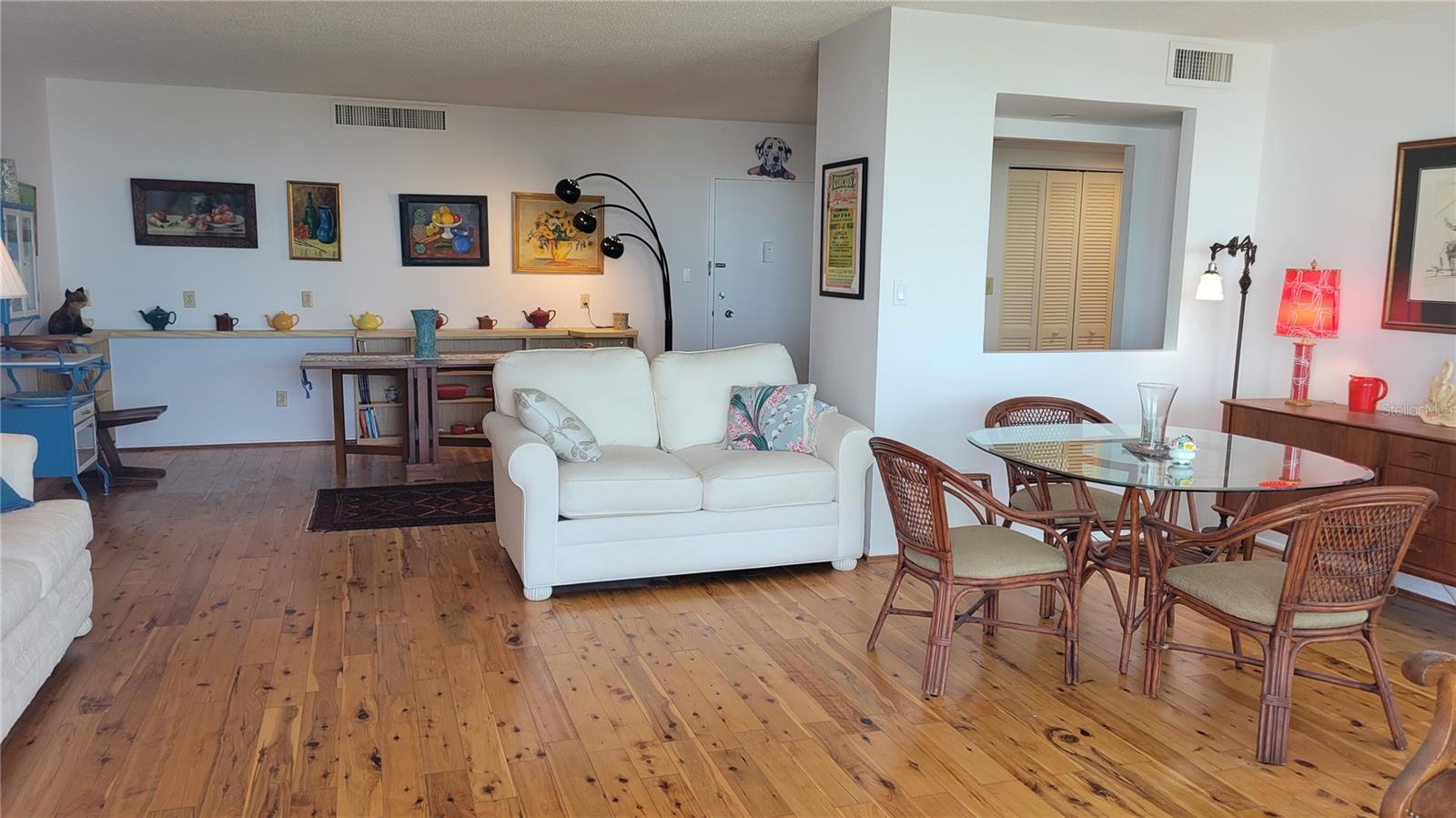 Image 19 of 47 For 4822 Ocean Boulevard 8b