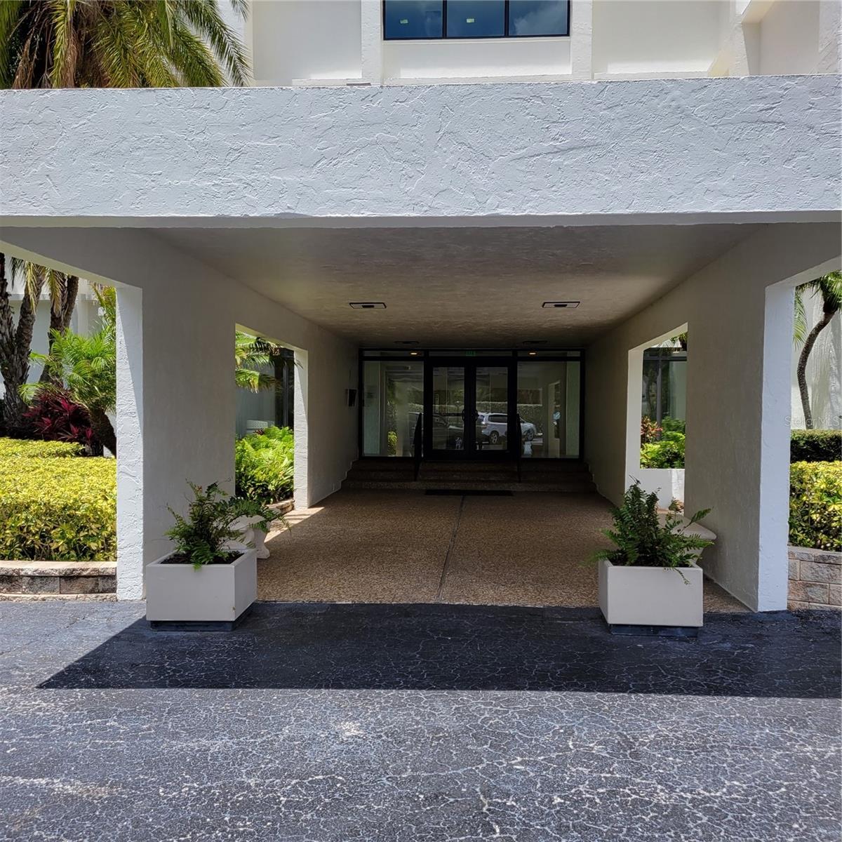 Image 3 of 47 For 4822 Ocean Boulevard 8b