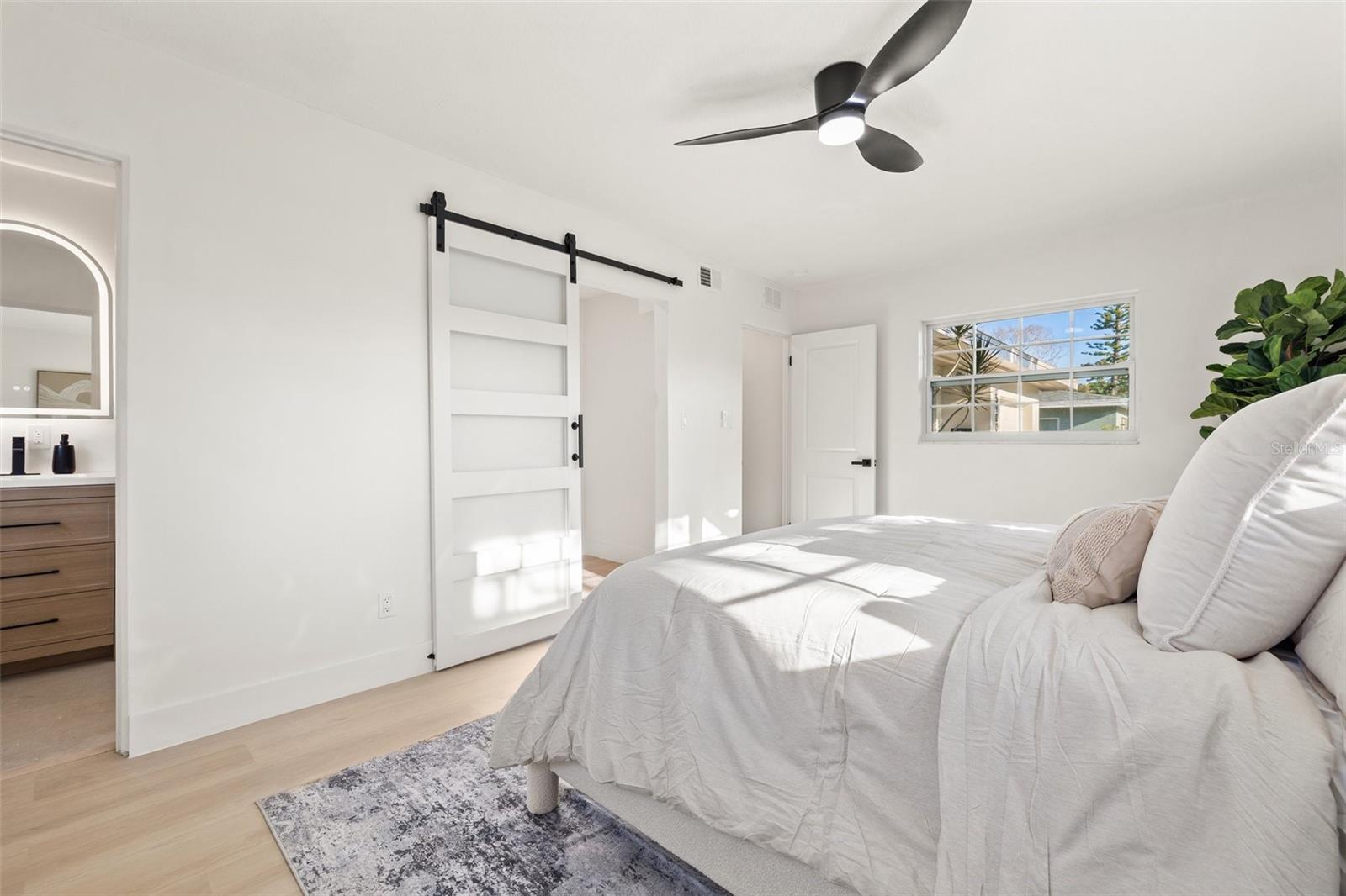 Image 17 of 33 For 5900 6th Way S