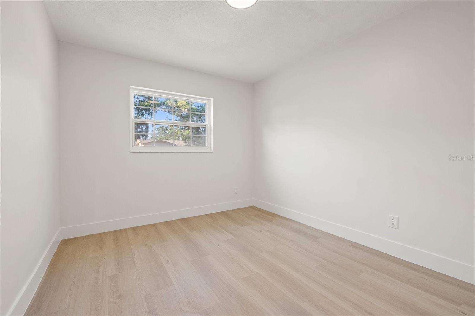 Image 24 of 33 For 5900 6th Way S