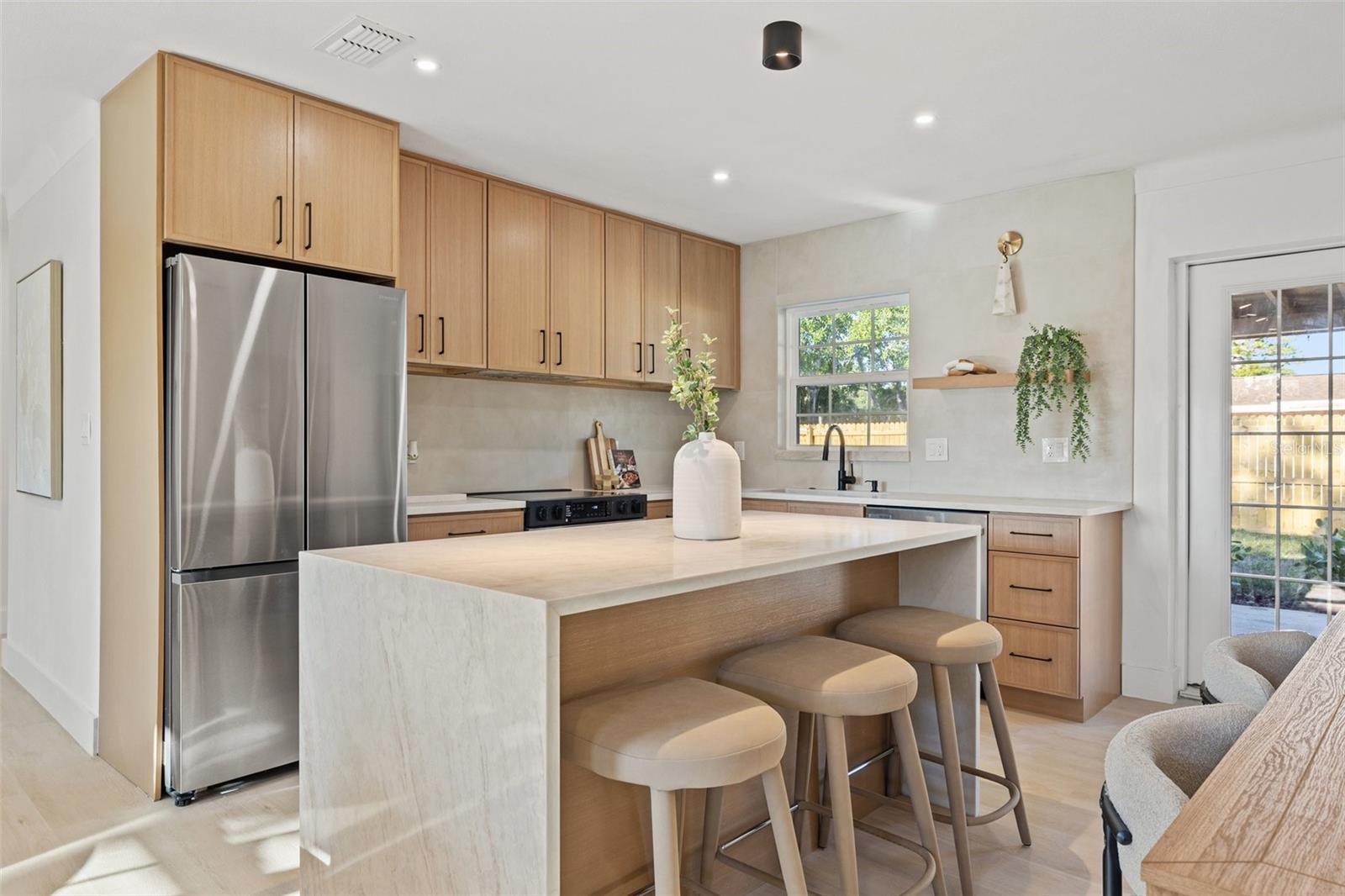 Image 4 of 33 For 5900 6th Way S
