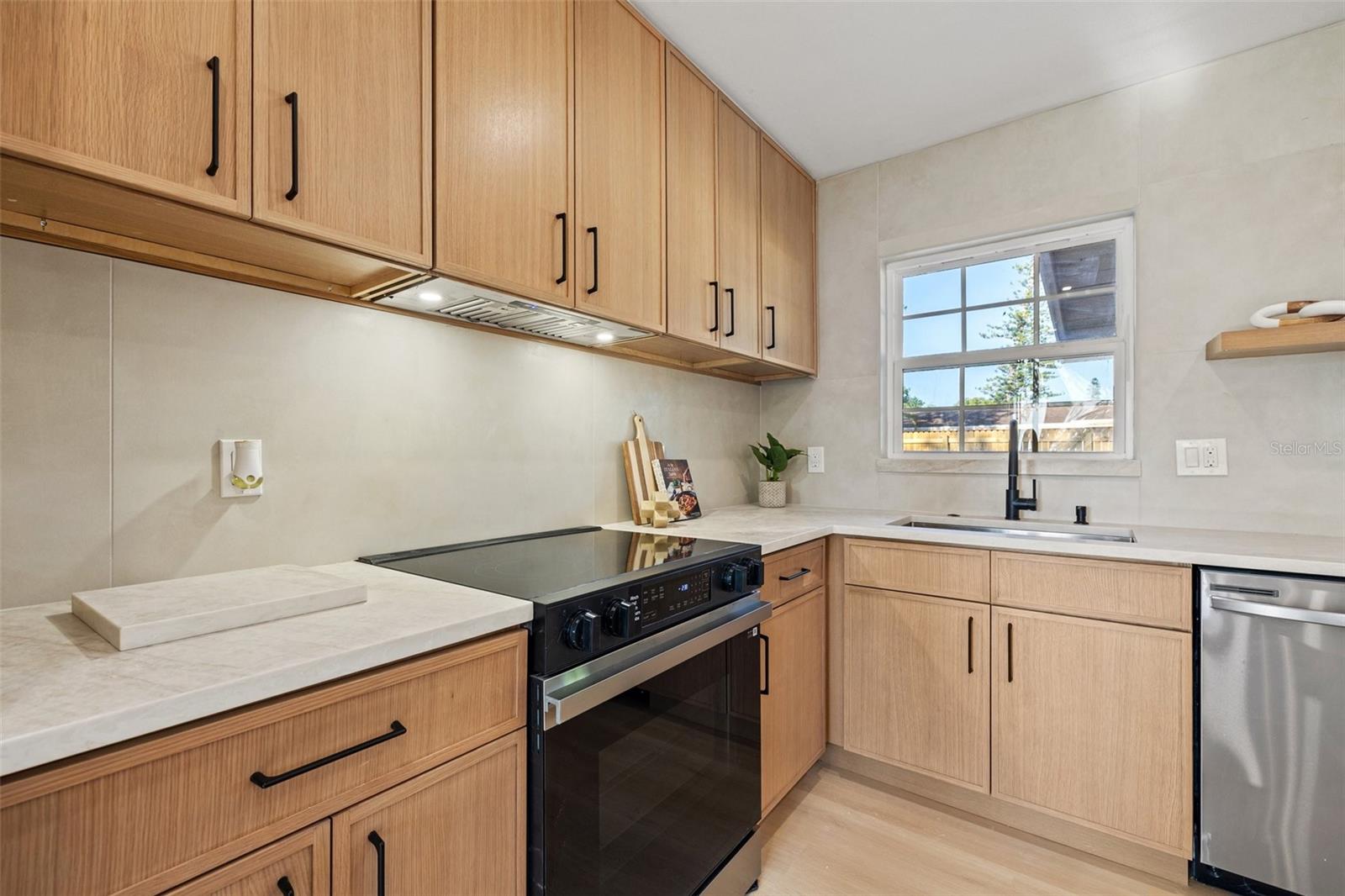 Image 6 of 33 For 5900 6th Way S