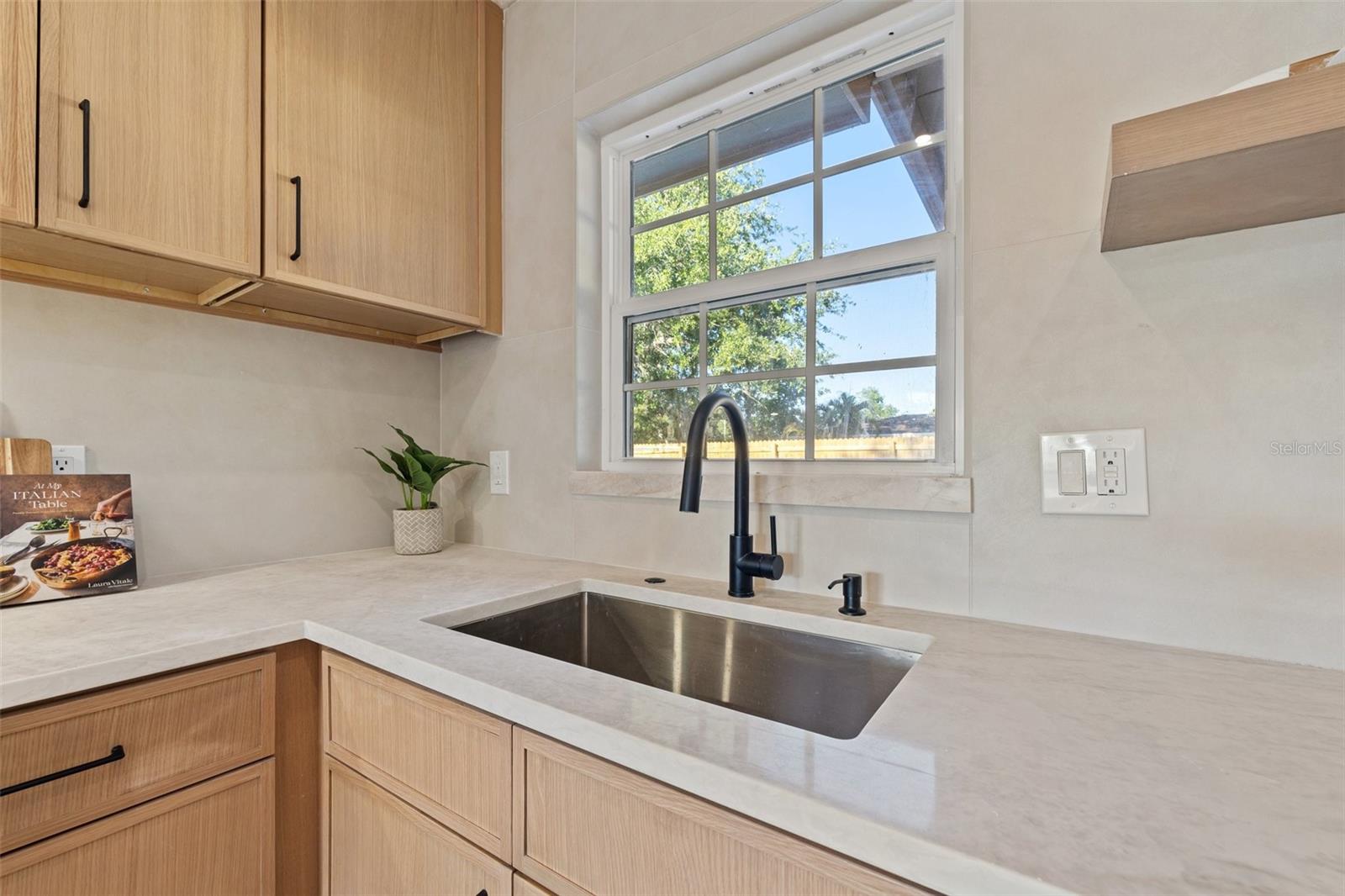 Image 7 of 33 For 5900 6th Way S