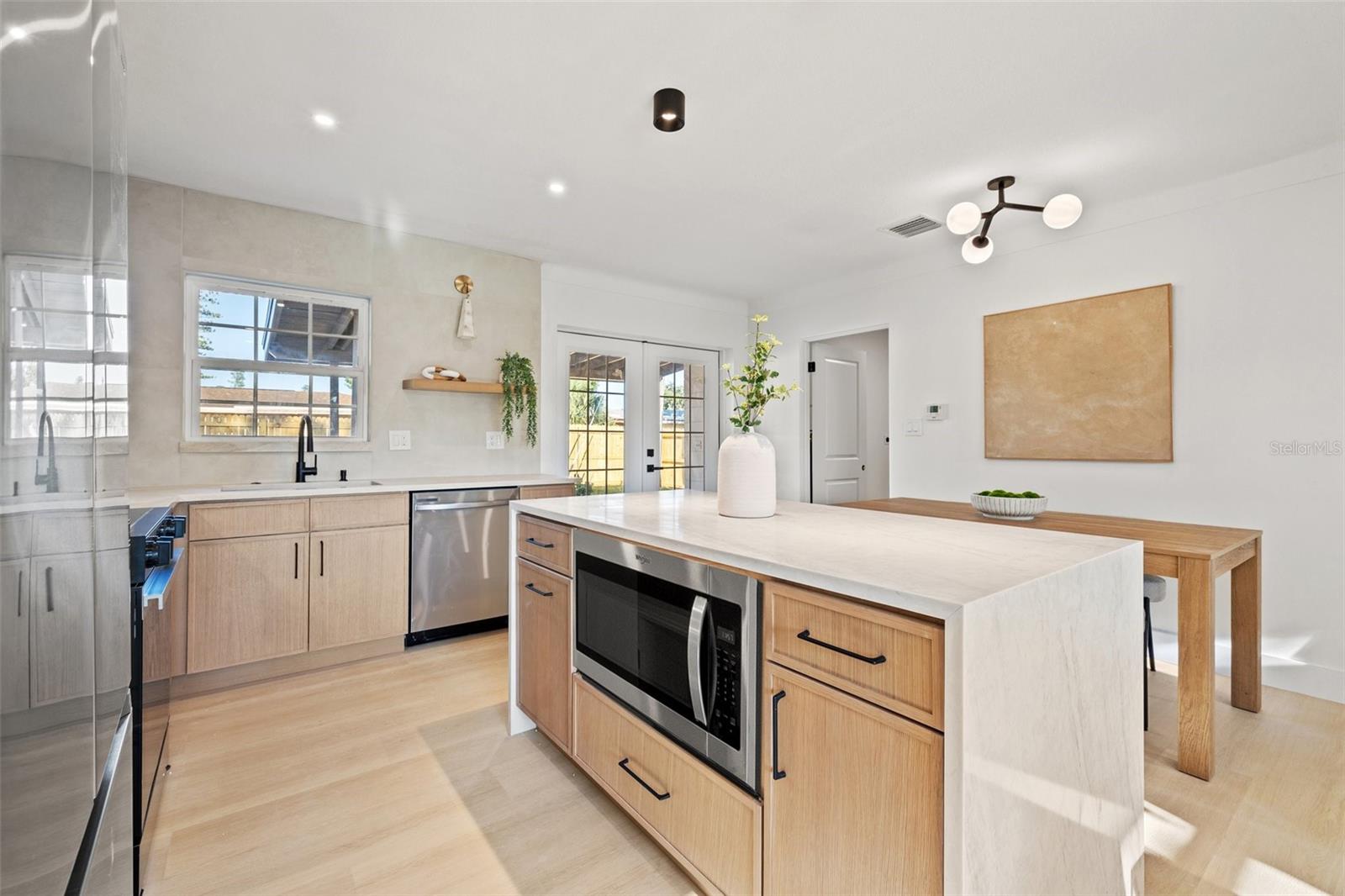 Image 8 of 33 For 5900 6th Way S