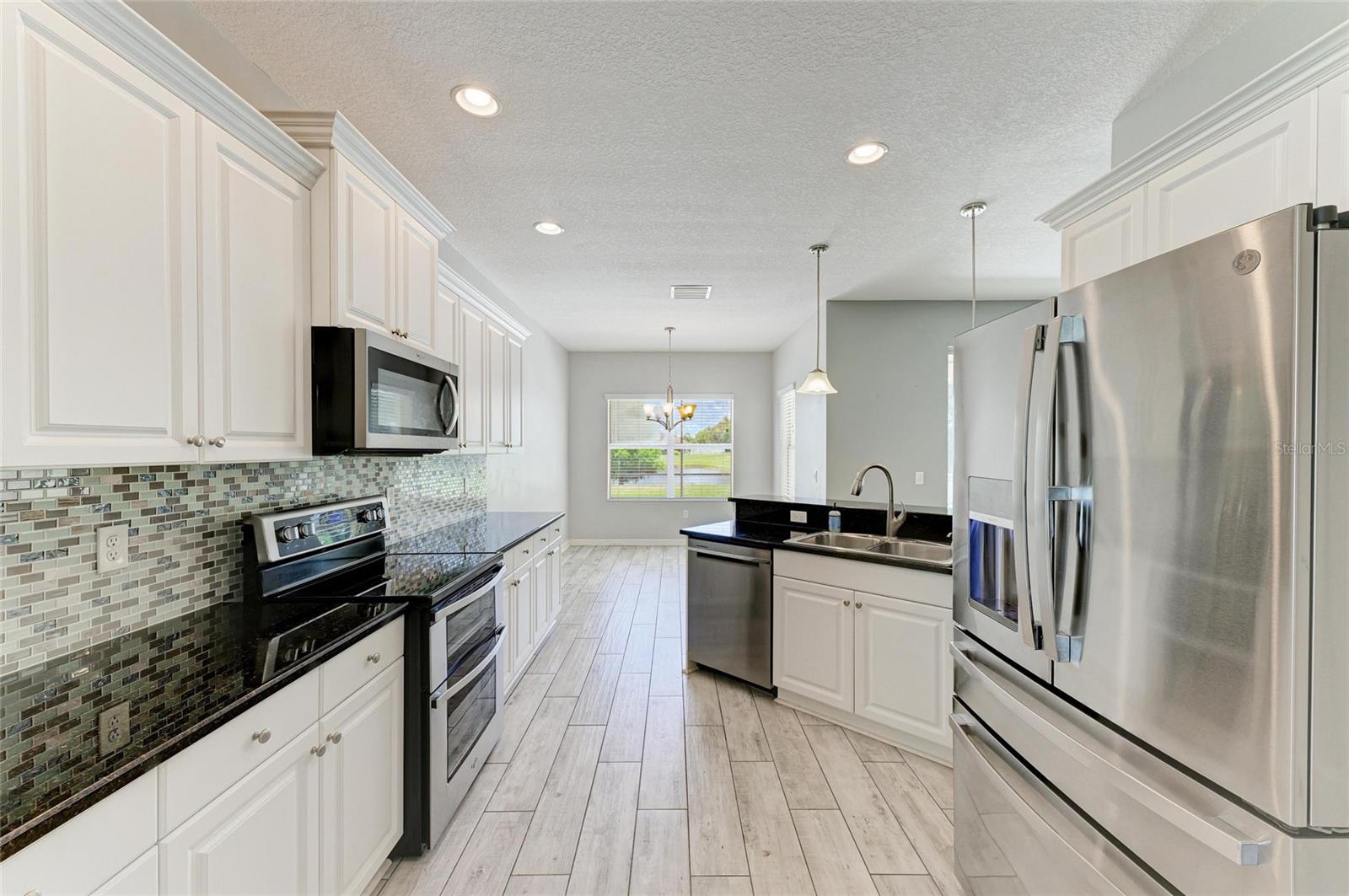 Image 11 of 39 For 11811 Fennemore Way