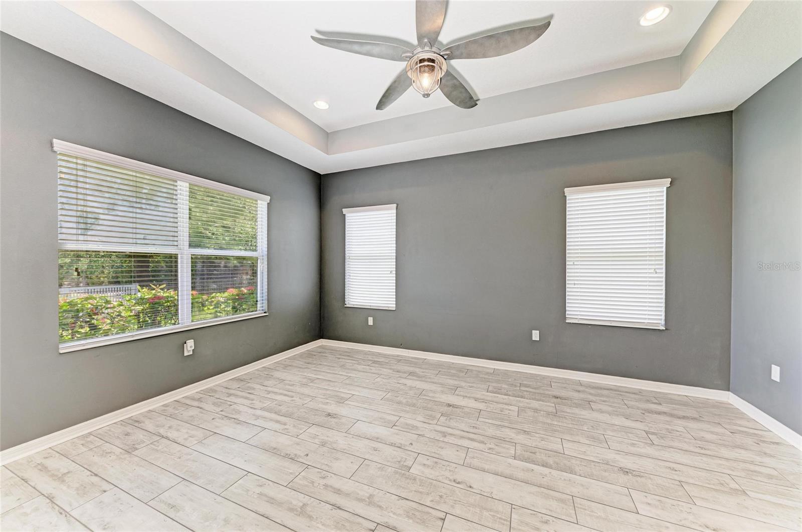 Image 15 of 39 For 11811 Fennemore Way