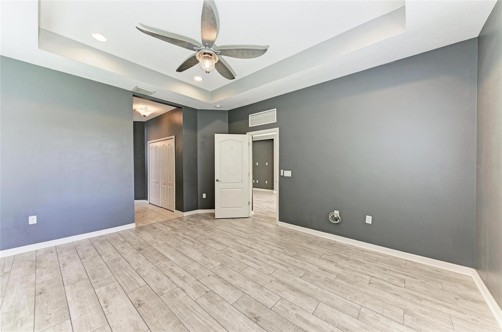 Image 16 of 39 For 11811 Fennemore Way