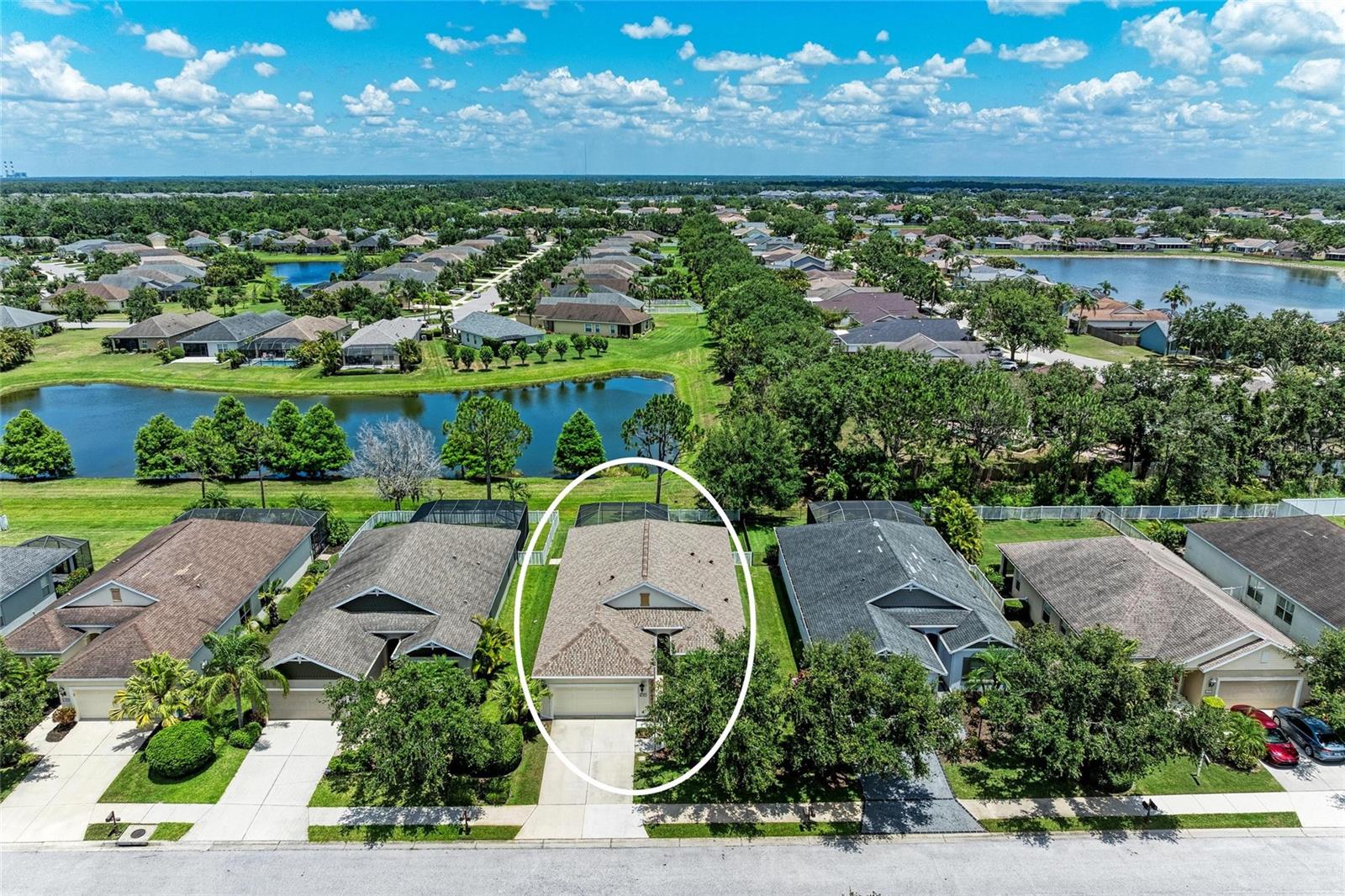 Image 2 of 39 For 11811 Fennemore Way