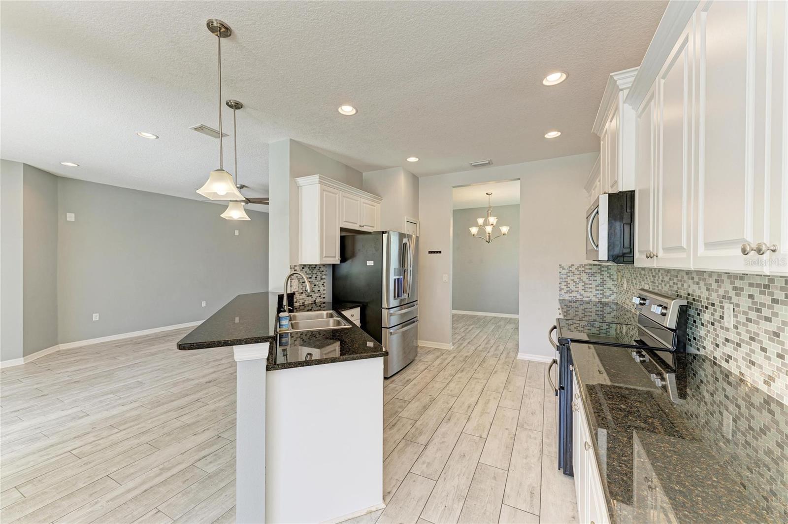 Image 9 of 39 For 11811 Fennemore Way