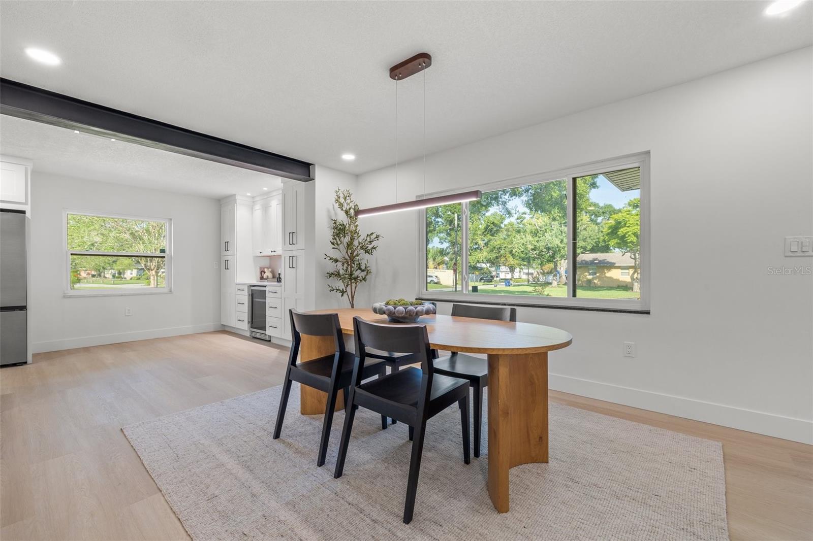 Listing photo id 12 for 1801 Saint Isabel Street