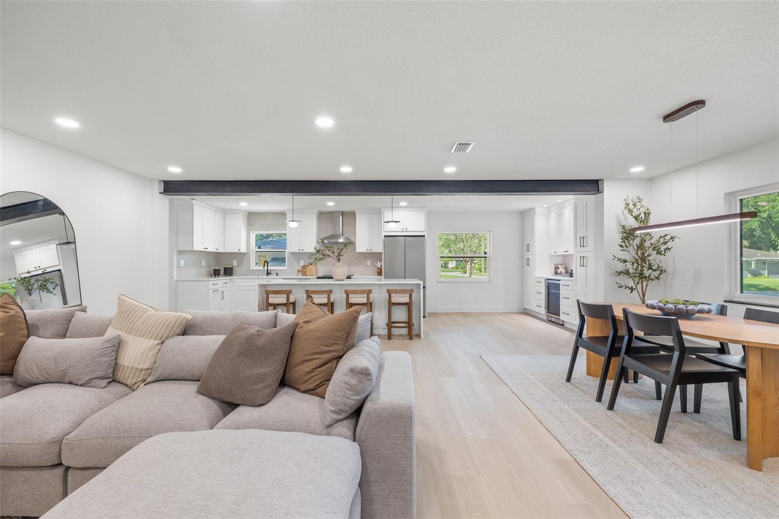 Listing photo id 14 for 1801 Saint Isabel Street