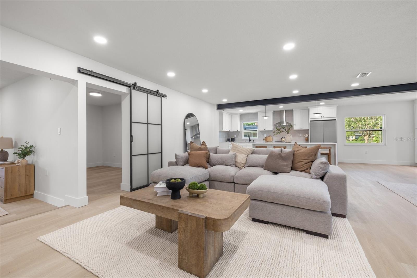 Listing photo id 15 for 1801 Saint Isabel Street