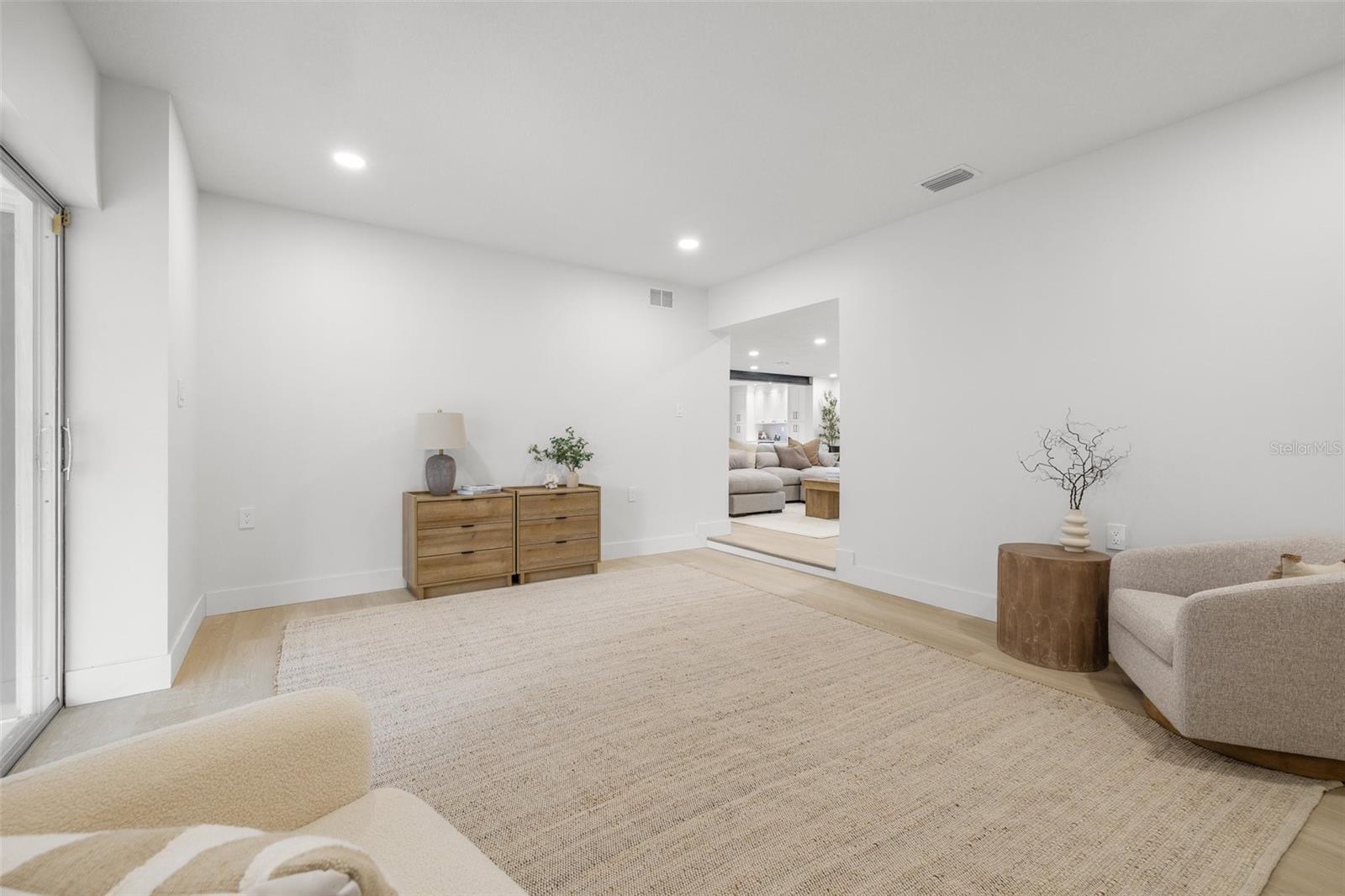 Listing photo id 19 for 1801 Saint Isabel Street