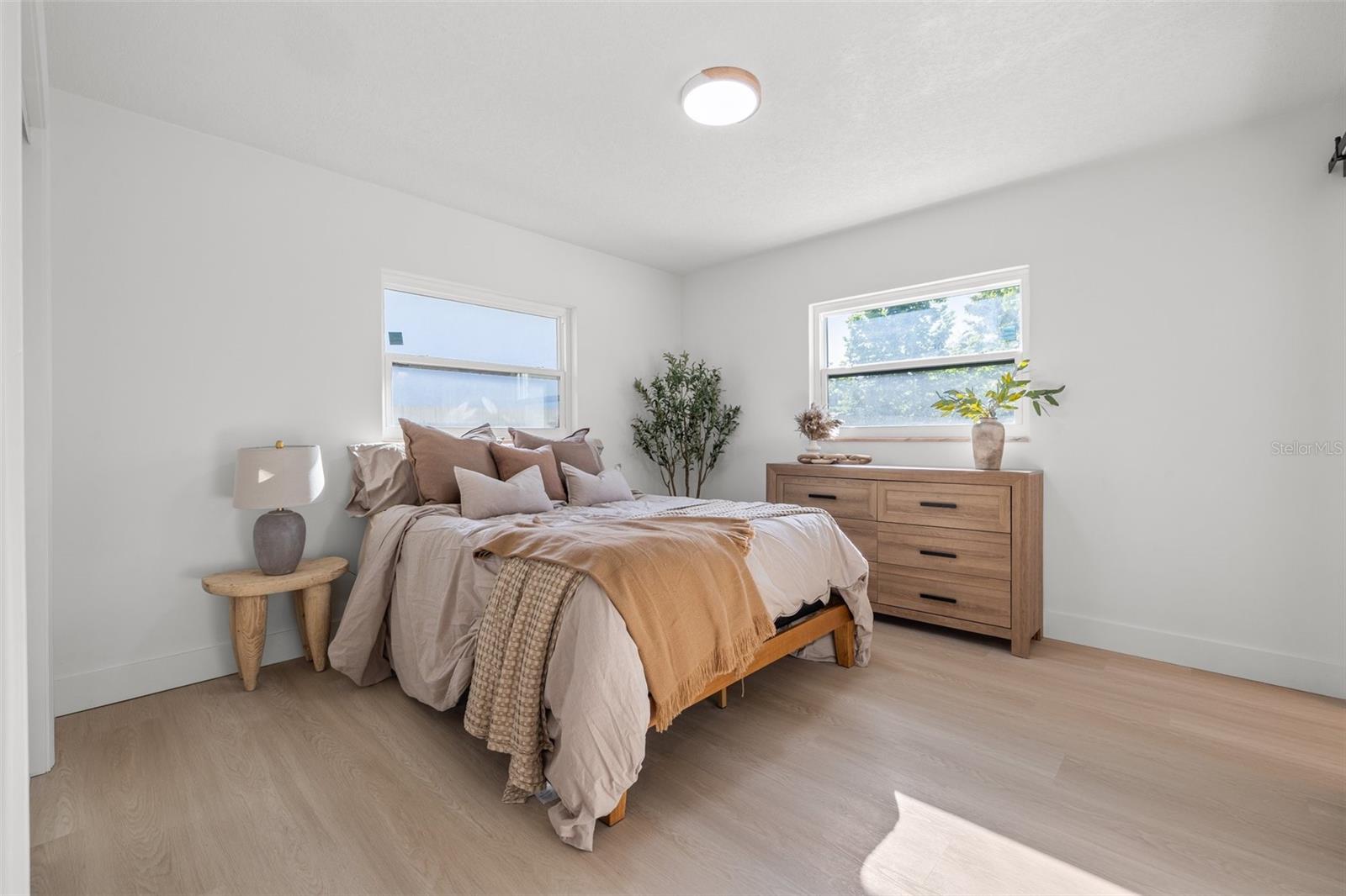 Listing photo id 20 for 1801 Saint Isabel Street
