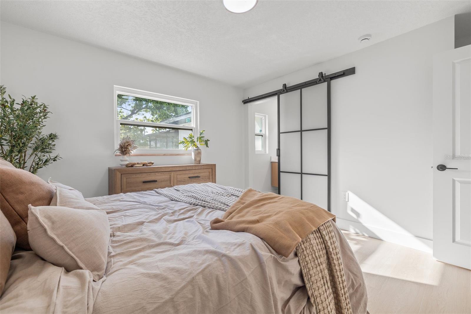 Listing photo id 21 for 1801 Saint Isabel Street