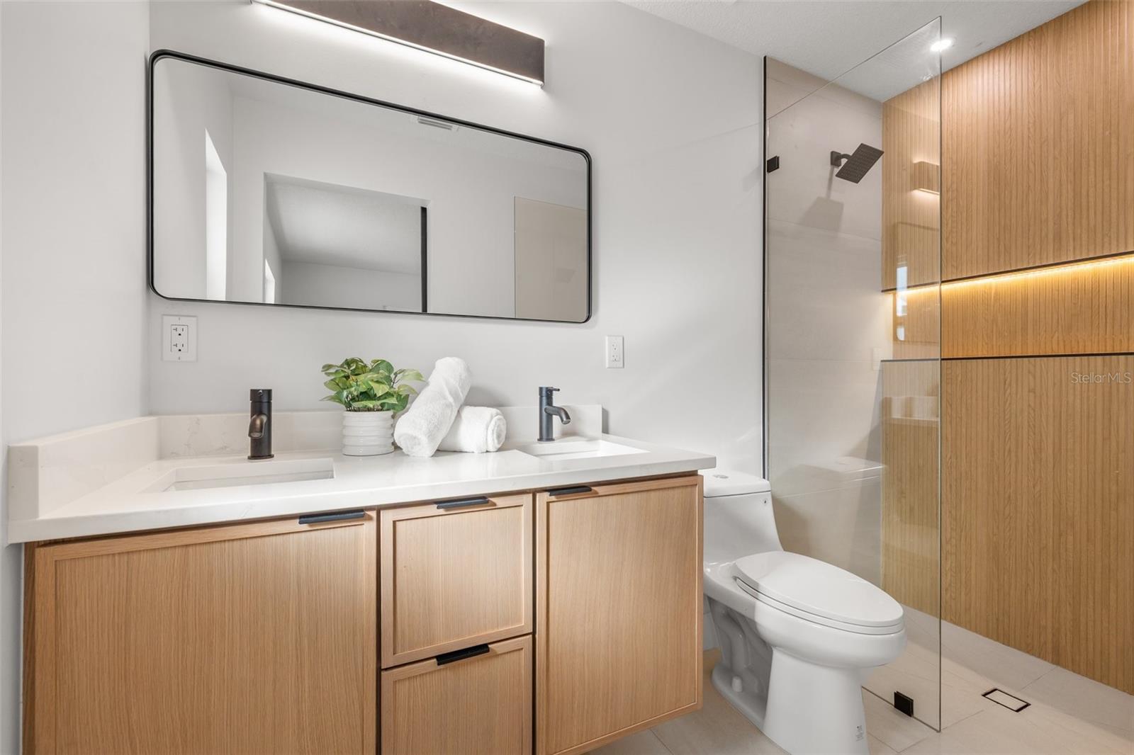 Listing photo id 22 for 1801 Saint Isabel Street