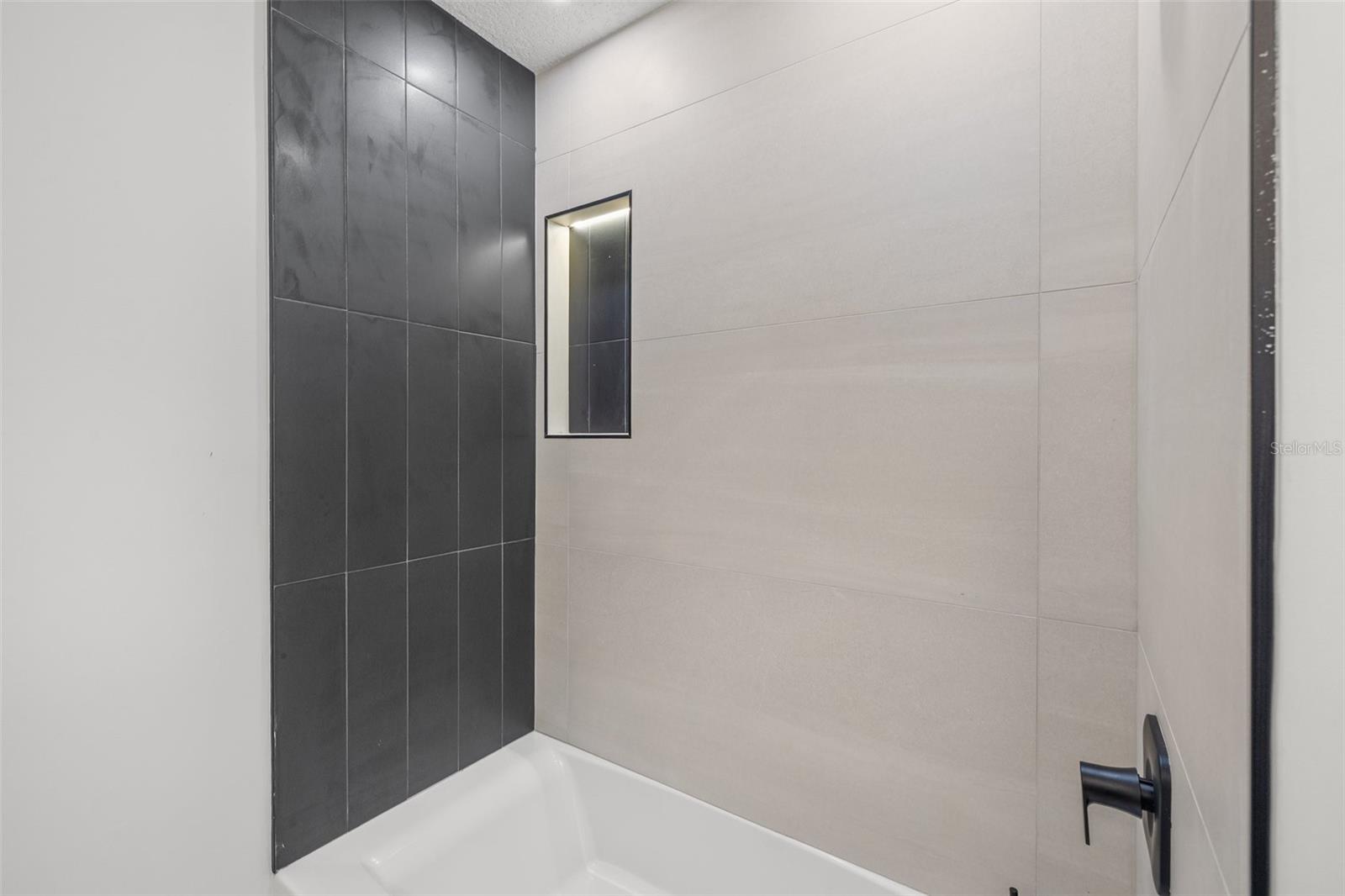 Listing photo id 26 for 1801 Saint Isabel Street