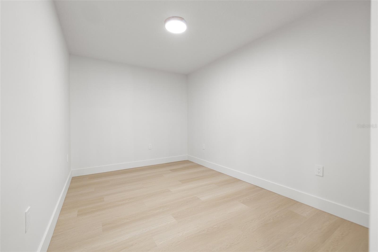 Listing photo id 28 for 1801 Saint Isabel Street