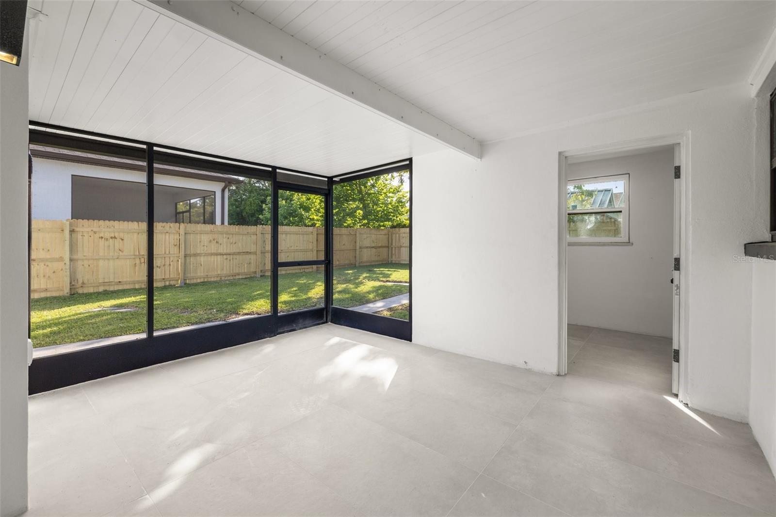 Listing photo id 30 for 1801 Saint Isabel Street