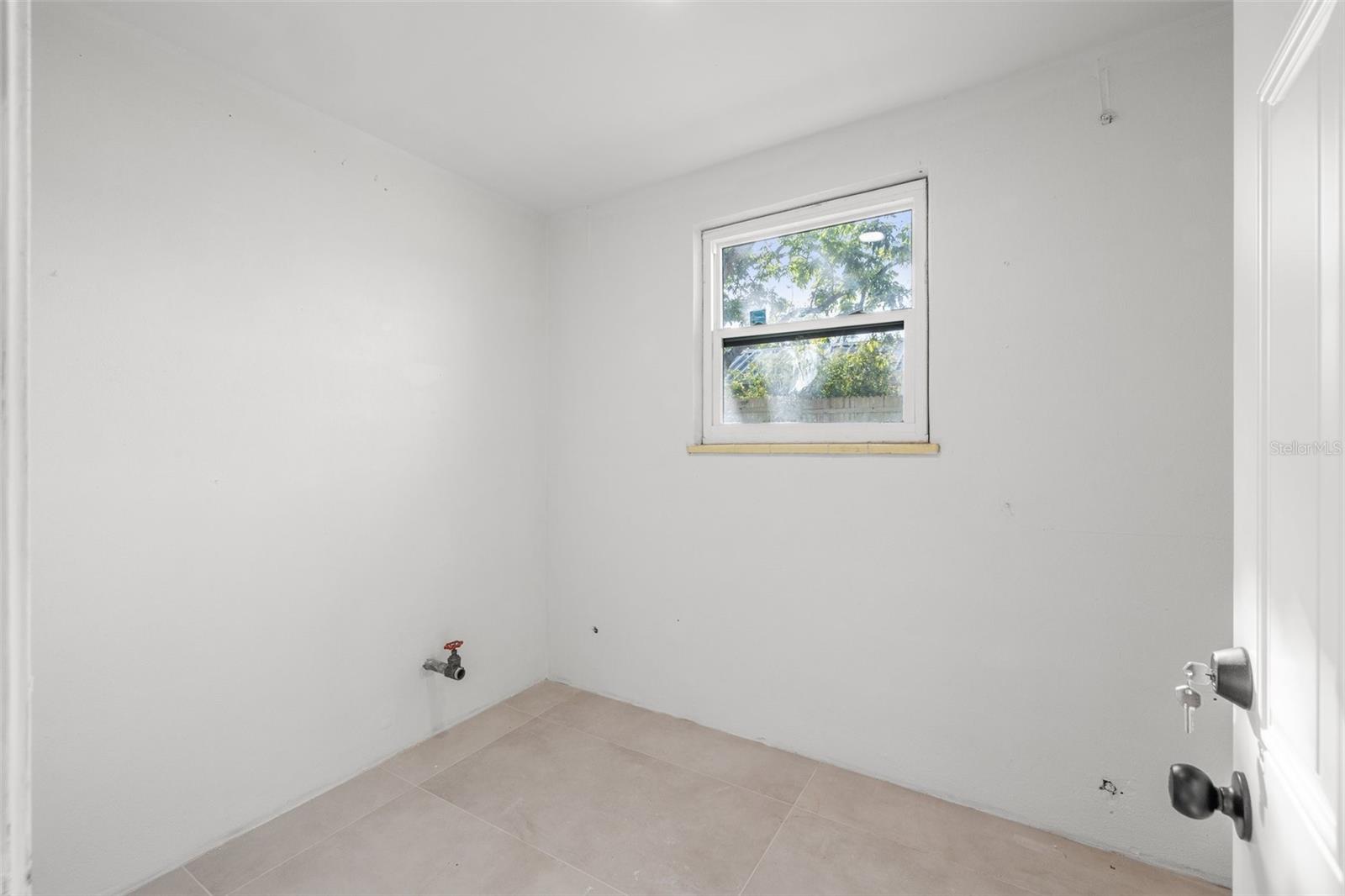 Listing photo id 31 for 1801 Saint Isabel Street
