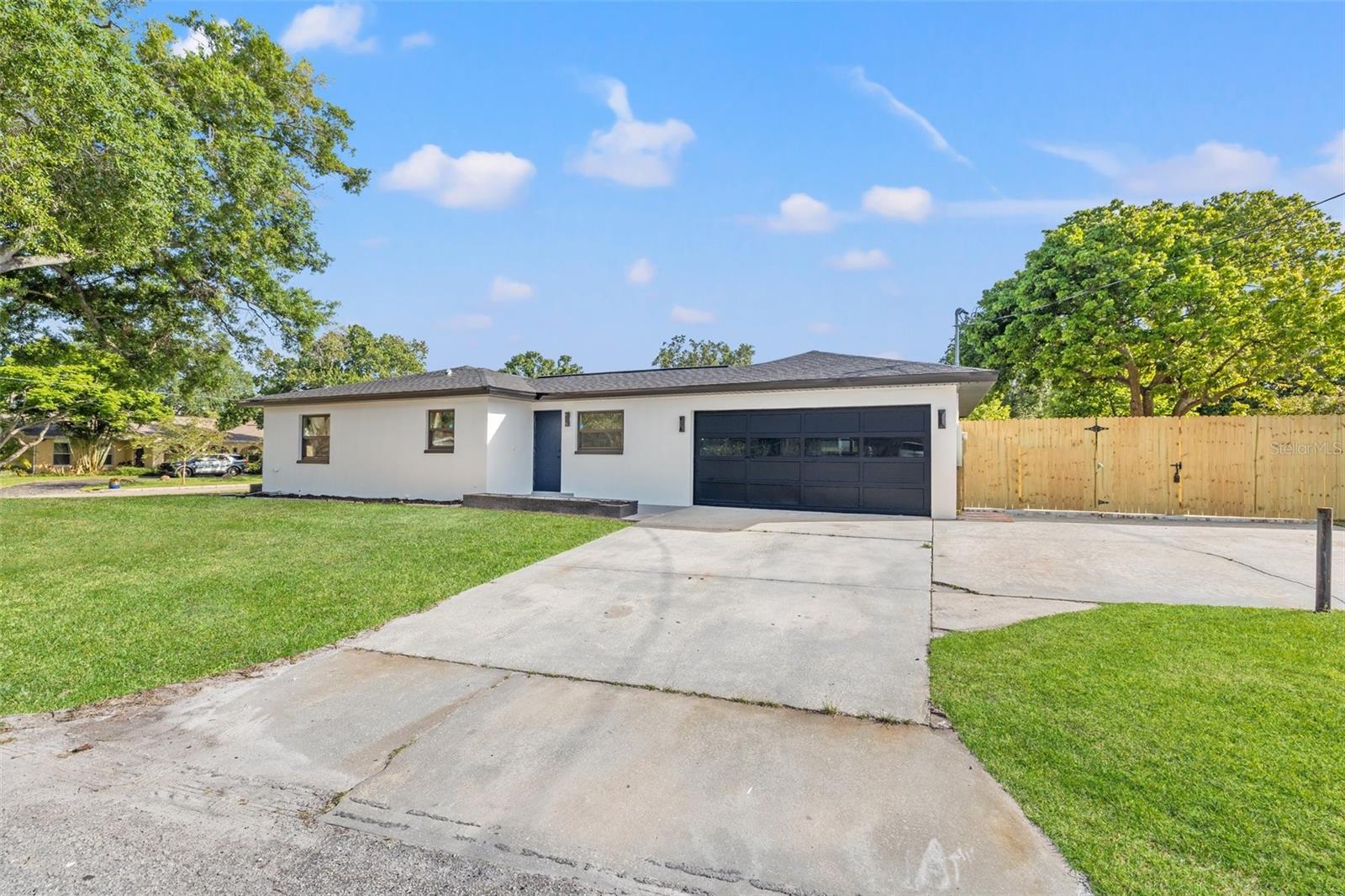 Listing photo id 35 for 1801 Saint Isabel Street