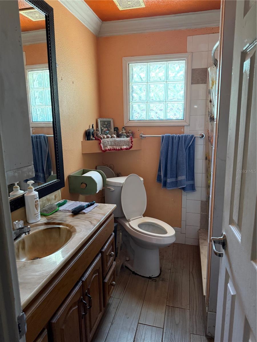 Image 8 of 9 For 3720 27th Street E