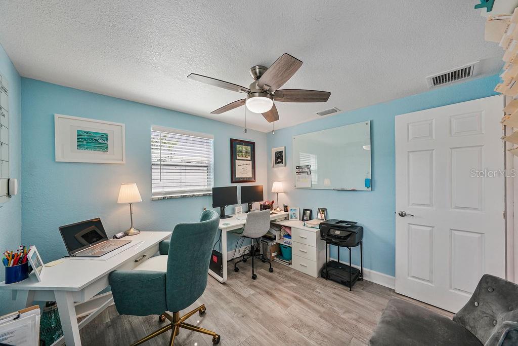 Image 25 of 69 For 4695 86th Avenue N