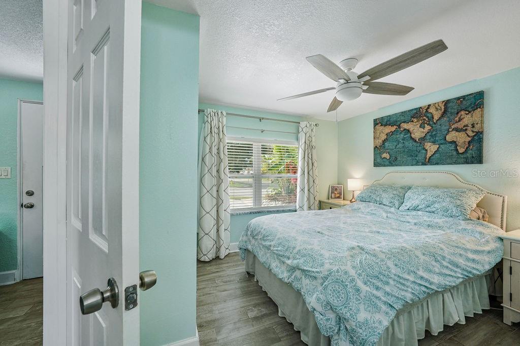 Image 34 of 69 For 4695 86th Avenue N